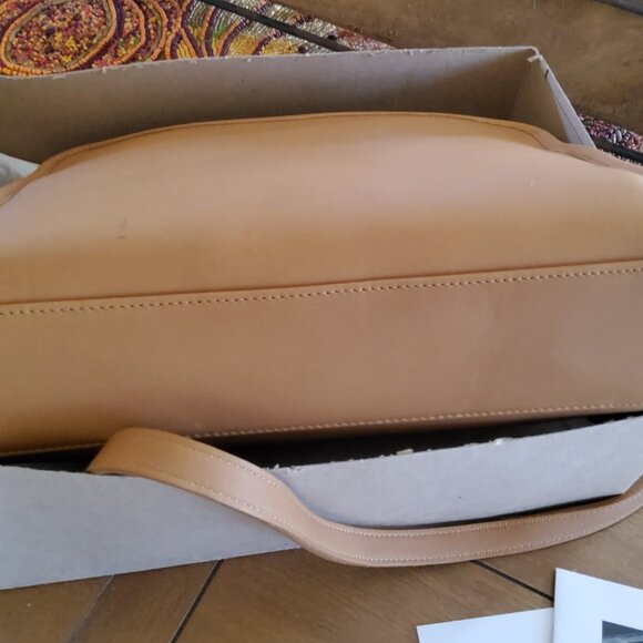 Never Used in Box with Tags 1999 Vintage Coach Sutton Zip 9814 in Camel - Picture 11 of 16